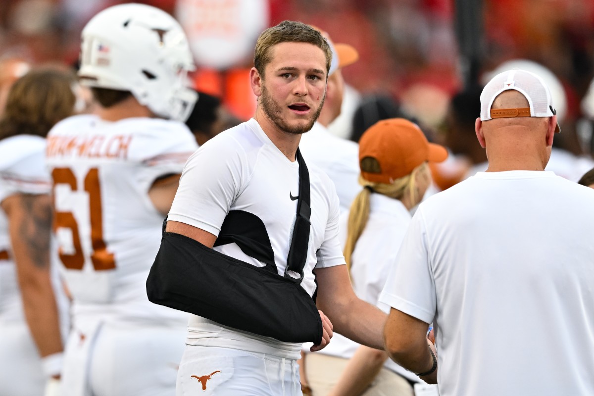 Quinn Ewers wearing a sling after his injury vs. Houston